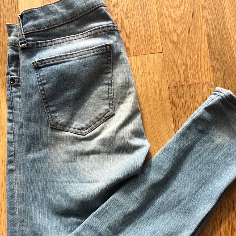 Edson Light Wash Skinny Jeans - 27